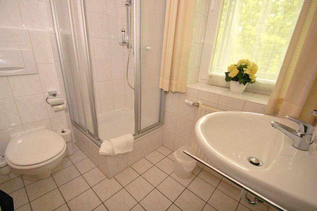 Strandnah, Balkon, Ahoi Erlebnisbad In Sellin Gratis - Strandresidenz Brandenburg Fewo 08 괴렌 외부 사진